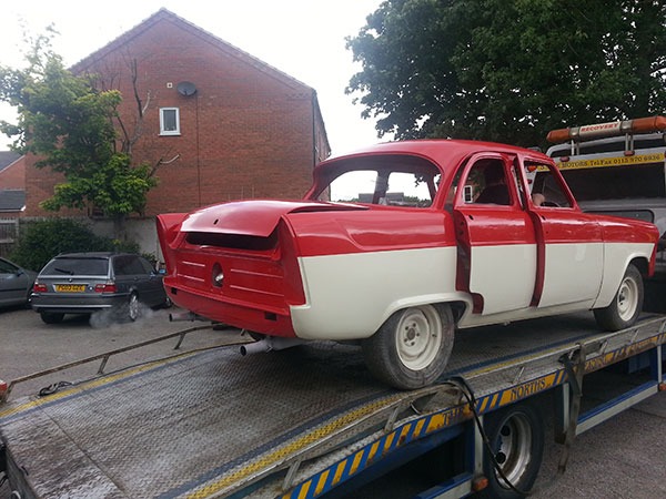 imgi_152_vintagecar bodywork2